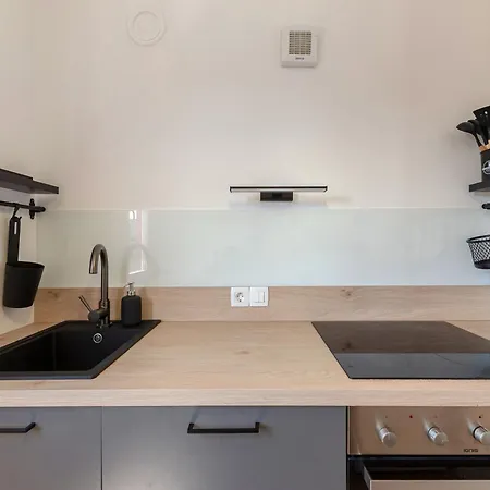 Apartma Cosy And Bright