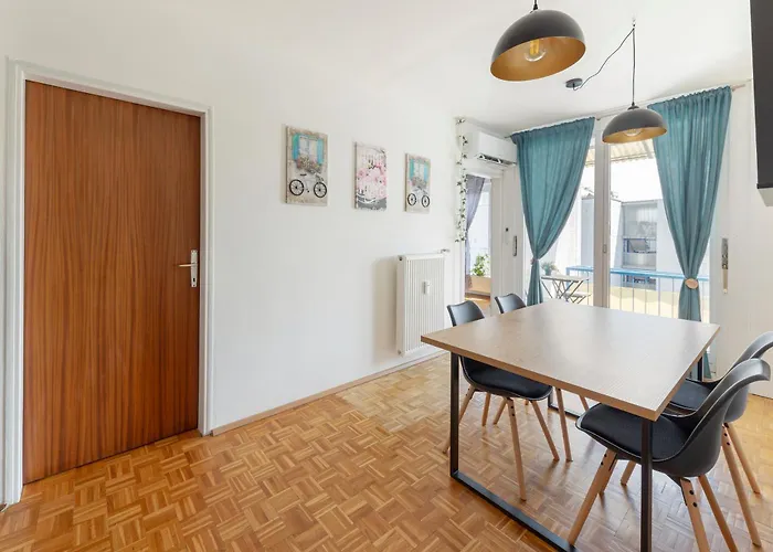 Cosy And Bright * Liubliana